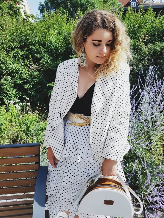 67151504_354200765480719_936470537461301248_n